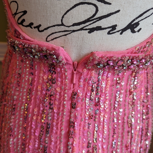 Tony Bowls Paris gown - Picture 13 of 16